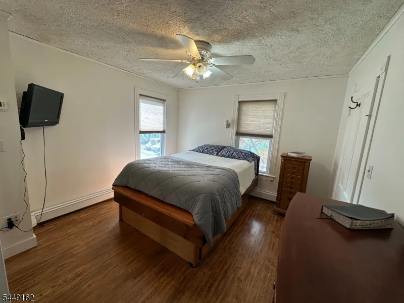 17 N Lincoln Ave Washington, NJ 07882
