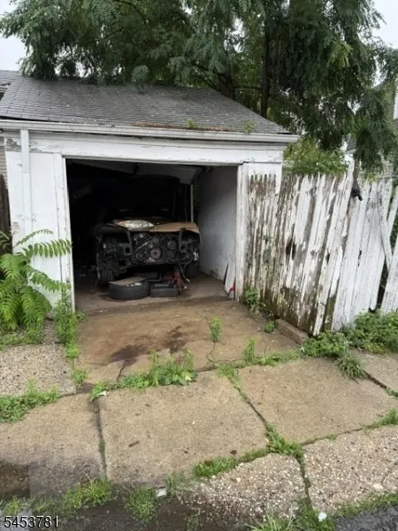 872 Lyons Ave Irvington, NJ 07111