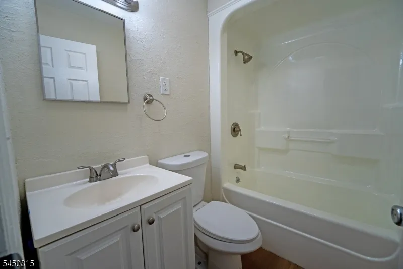 219 Haroldson Pl Pompton Lakes, NJ 07442