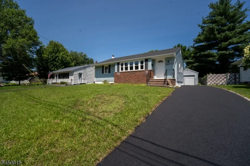 219 Haroldson Pl Pompton Lakes, NJ 07442