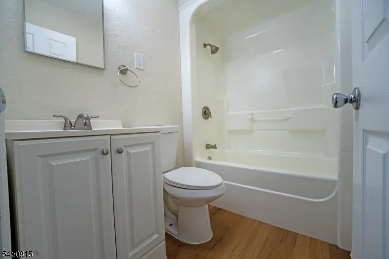 219 Haroldson Pl Pompton Lakes, NJ 07442