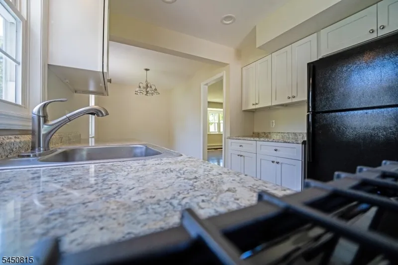 219 Haroldson Pl Pompton Lakes, NJ 07442