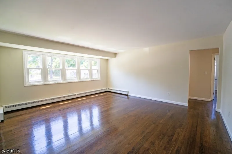 219 Haroldson Pl Pompton Lakes, NJ 07442