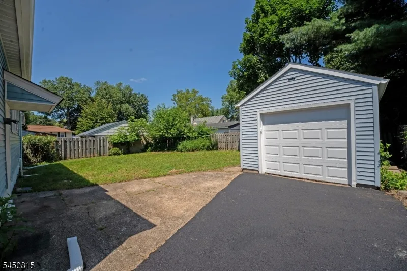 219 Haroldson Pl Pompton Lakes, NJ 07442