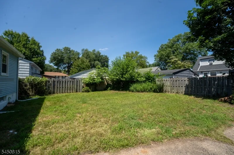 219 Haroldson Pl Pompton Lakes, NJ 07442