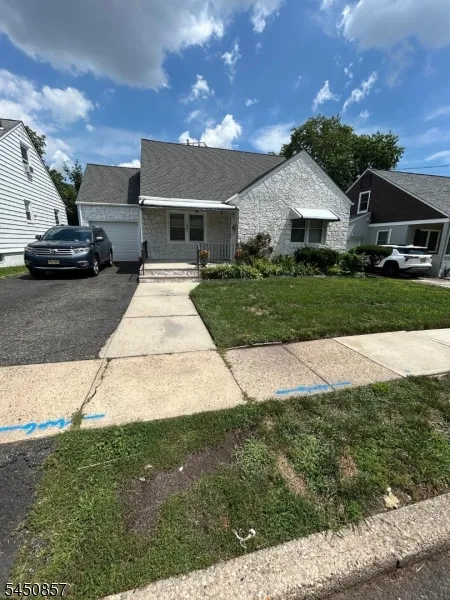 1065 Voorhees St