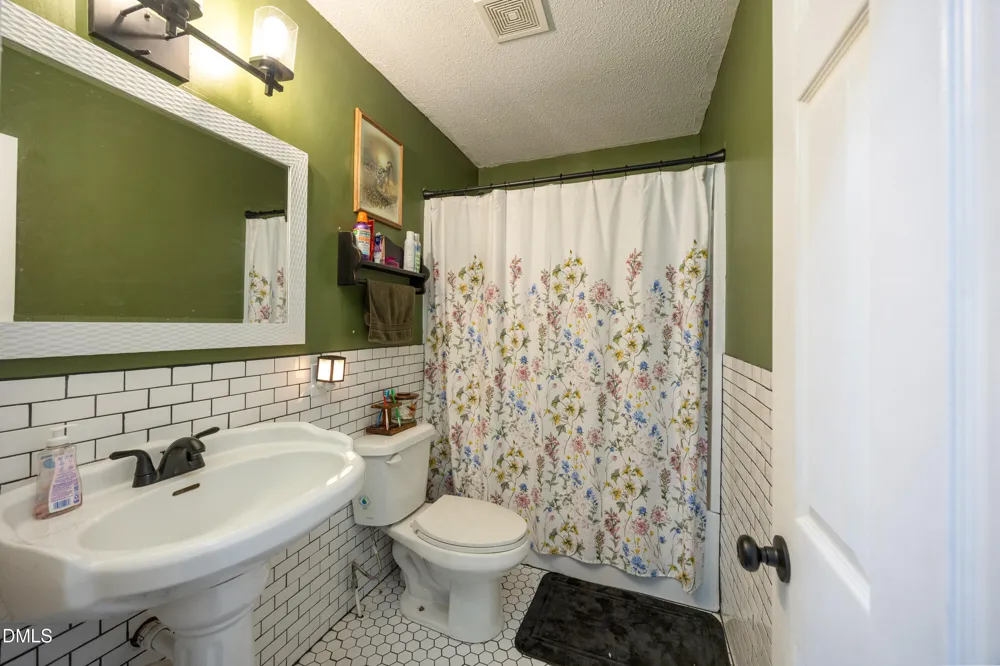 1307 W Pearsall Street Dunn, NC 28334