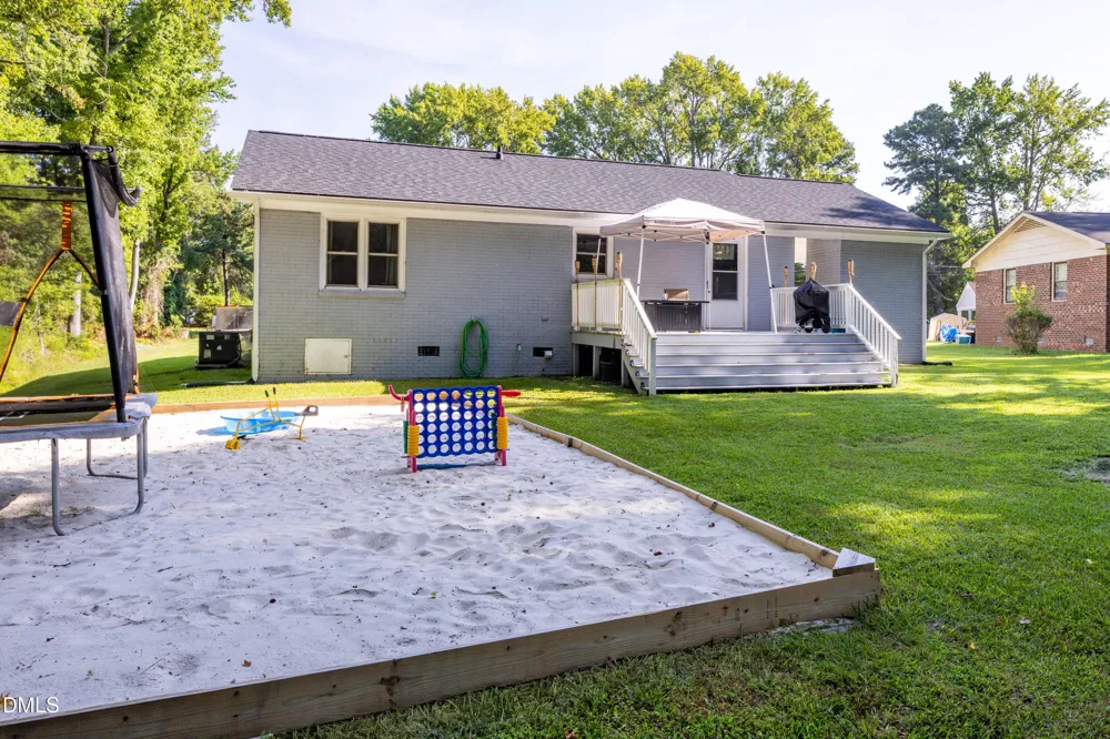 1307 W Pearsall Street Dunn, NC 28334