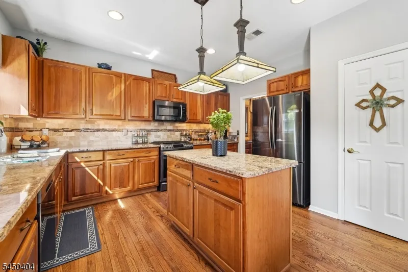 43 Alvin Sloan Ave Washington, NJ 07882