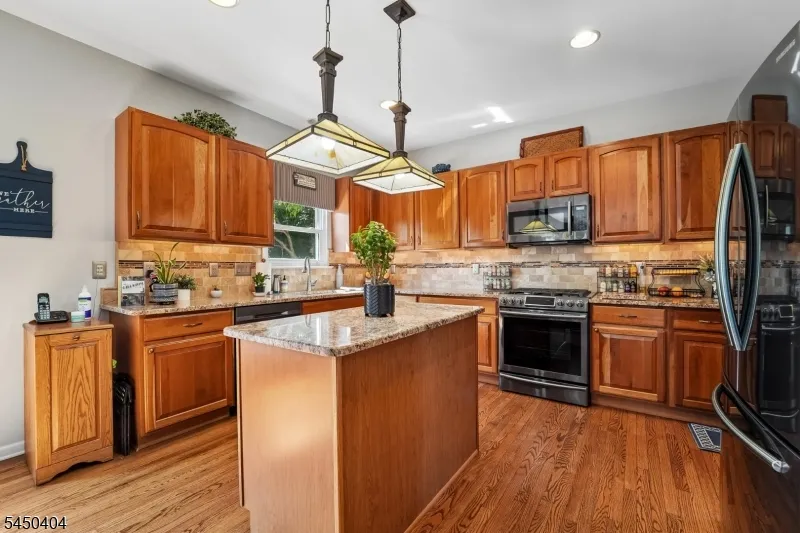 43 Alvin Sloan Ave Washington, NJ 07882