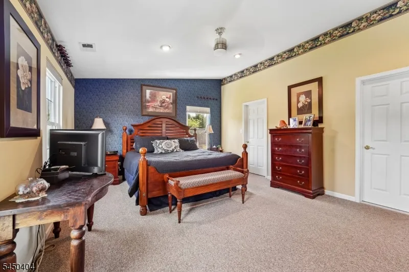 43 Alvin Sloan Ave Washington, NJ 07882