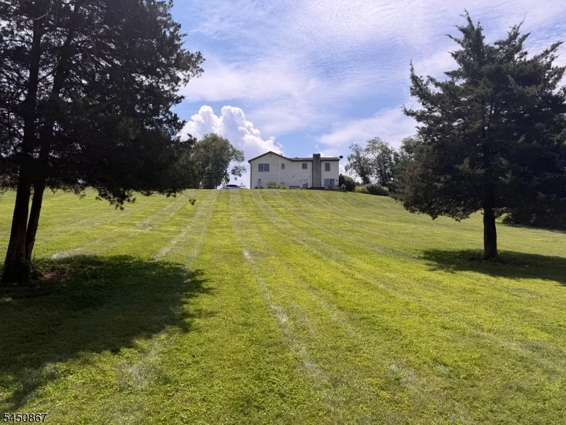 162 Polkville Rd Knowlton, NJ 07832