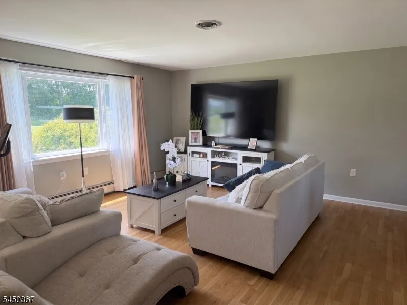 162 Polkville Rd Knowlton, NJ 07832