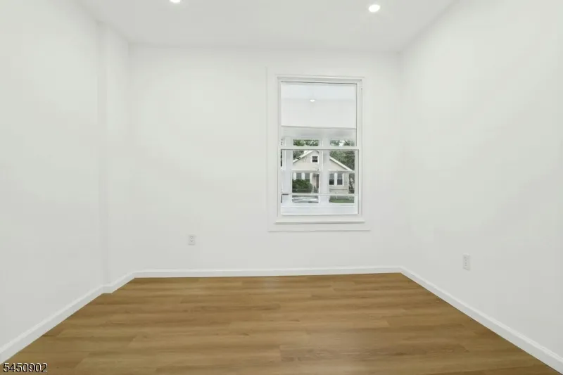 134 Grand Ave Hamilton, NJ 08610