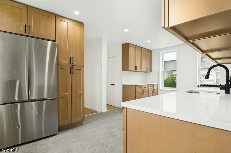 134 Grand Ave Hamilton, NJ 08610