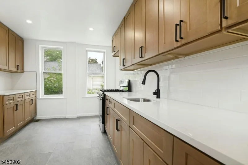 134 Grand Ave Hamilton, NJ 08610