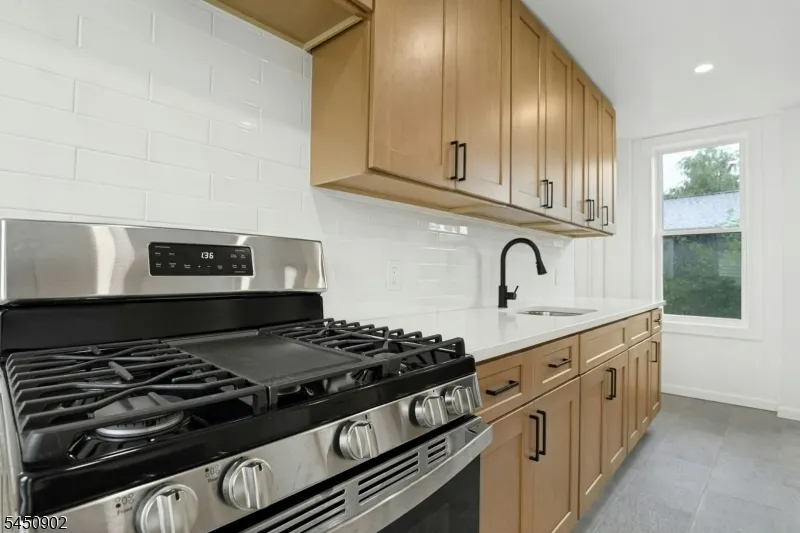 134 Grand Ave Hamilton, NJ 08610