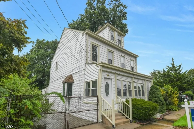 134 Grand Ave Hamilton, NJ 08610