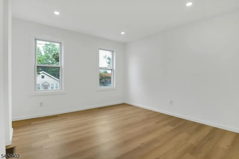 134 Grand Ave Hamilton, NJ 08610