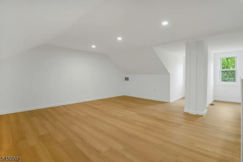 134 Grand Ave Hamilton, NJ 08610