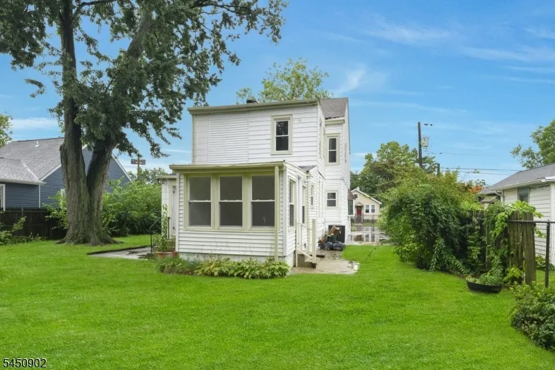 134 Grand Ave Hamilton, NJ 08610