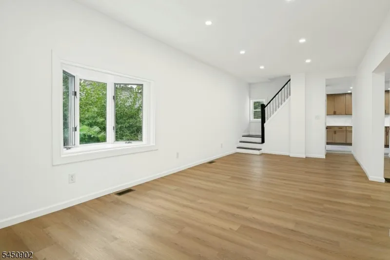 134 Grand Ave Hamilton, NJ 08610