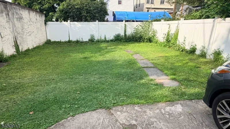 38 Grove Ter Irvington, NJ 07111