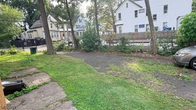 38 Grove Ter Irvington, NJ 07111