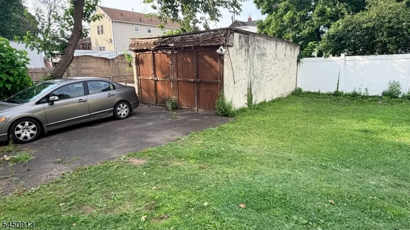 38 Grove Ter Irvington, NJ 07111