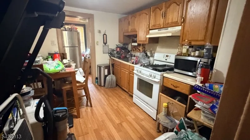 38 Grove Ter Irvington, NJ 07111
