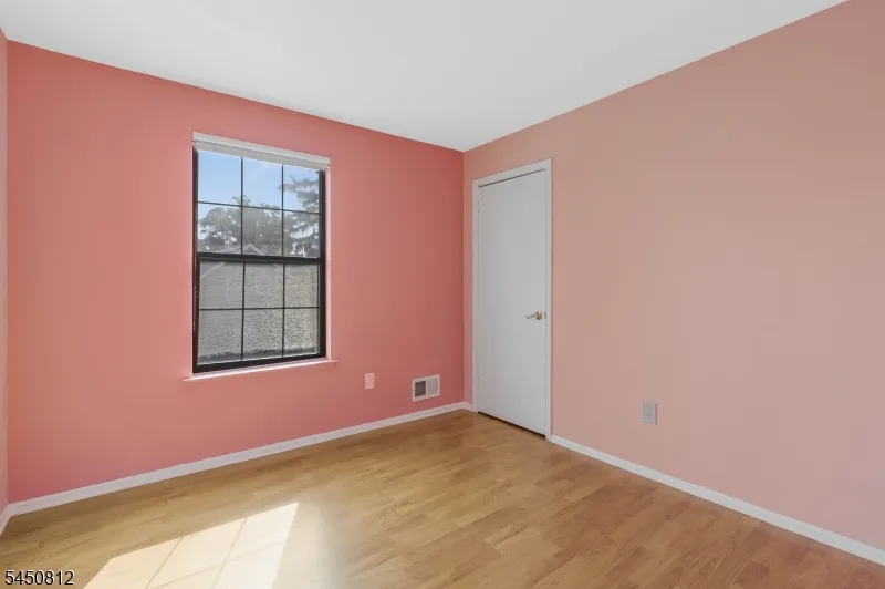 38 Foxhall Middlesex, NJ 08846