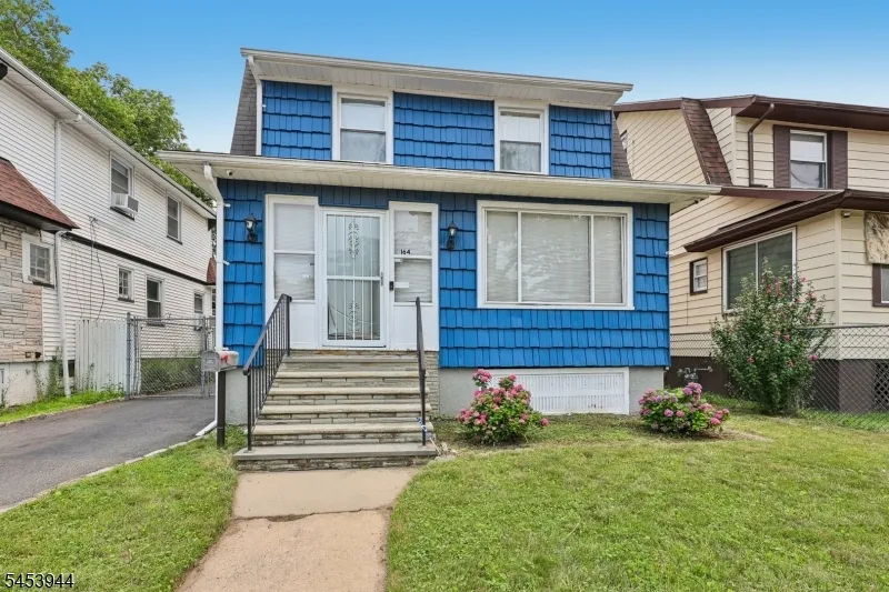 164 Freeman Ave East Orange City, NJ 07018