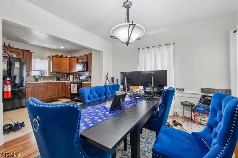 164 Freeman Ave East Orange City, NJ 07018