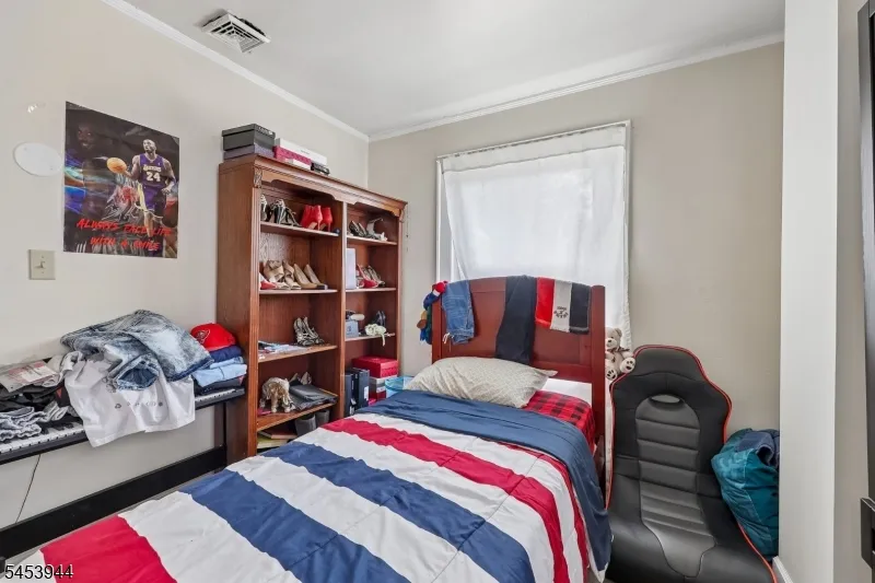 164 Freeman Ave East Orange City, NJ 07018