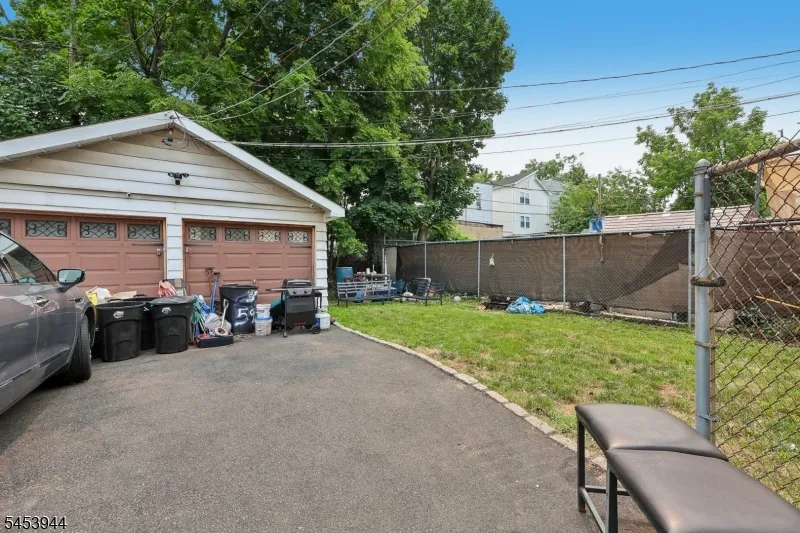 164 Freeman Ave East Orange City, NJ 07018