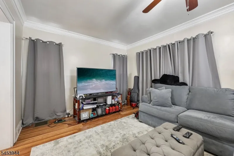164 Freeman Ave East Orange City, NJ 07018