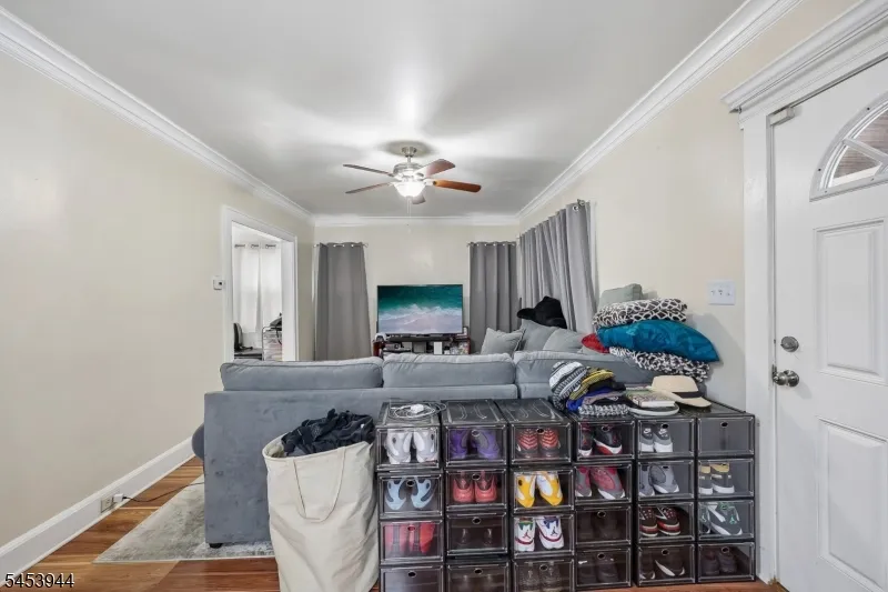 164 Freeman Ave East Orange City, NJ 07018