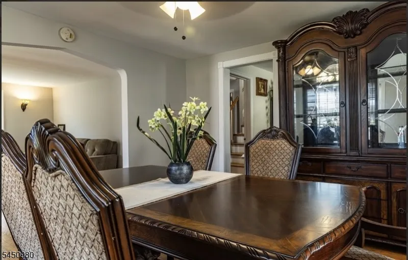 127 Hussa St Linden City, NJ 07036
