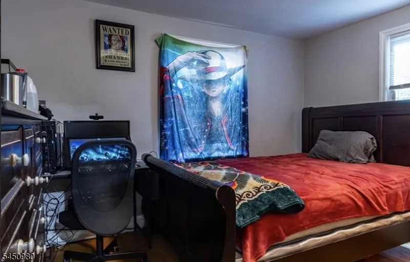 127 Hussa St Linden City, NJ 07036