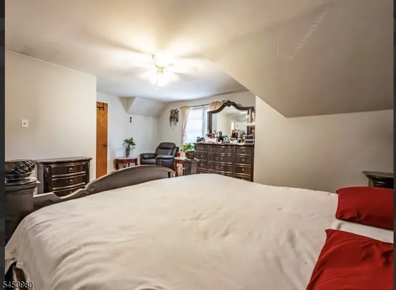 127 Hussa St Linden City, NJ 07036