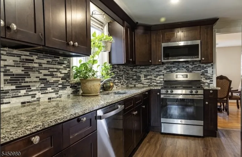127 Hussa St Linden City, NJ 07036