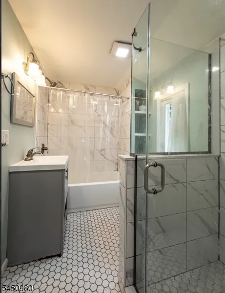 127 Hussa St Linden City, NJ 07036