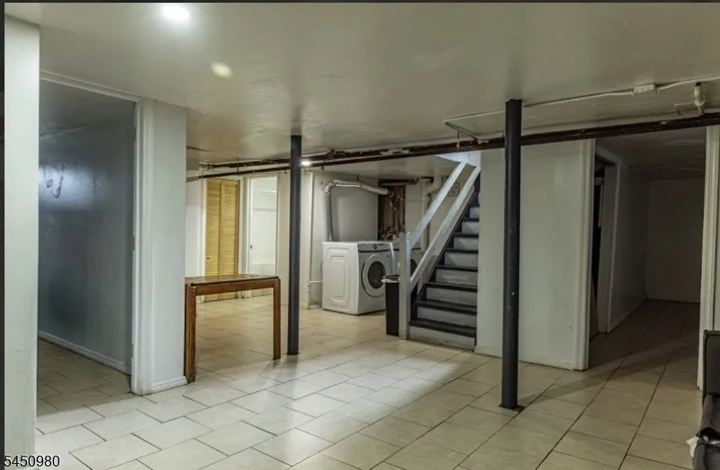 127 Hussa St Linden City, NJ 07036