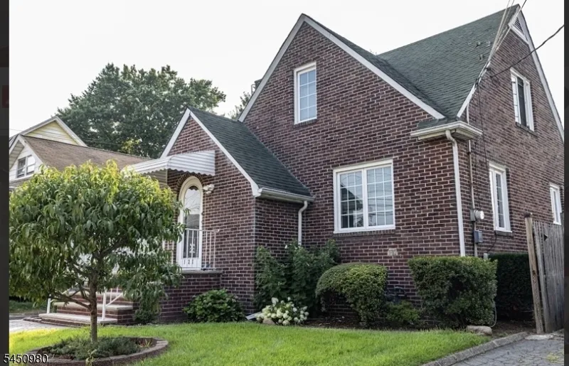 127 Hussa St Linden City, NJ 07036