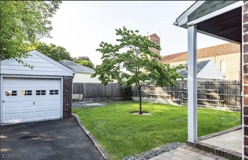 127 Hussa St Linden City, NJ 07036