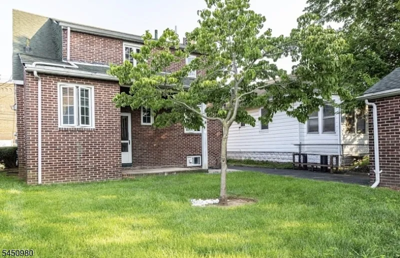 127 Hussa St Linden City, NJ 07036