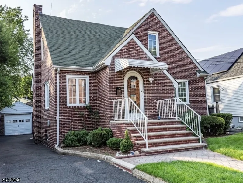 127 Hussa St Linden City, NJ 07036