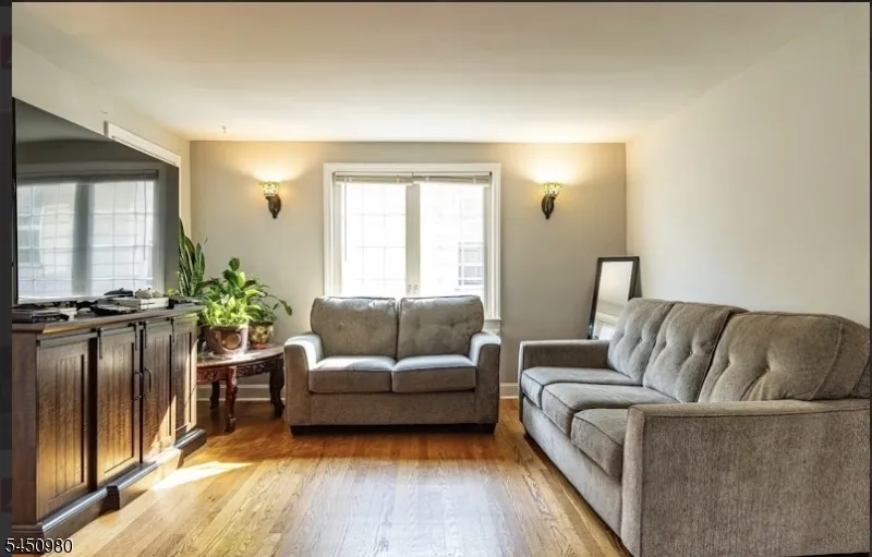 127 Hussa St Linden City, NJ 07036