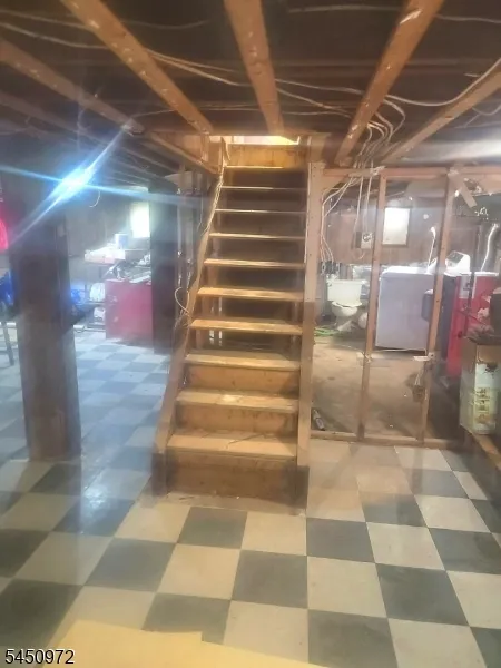 148 Pineview Ter Plainfield City, NJ 07062