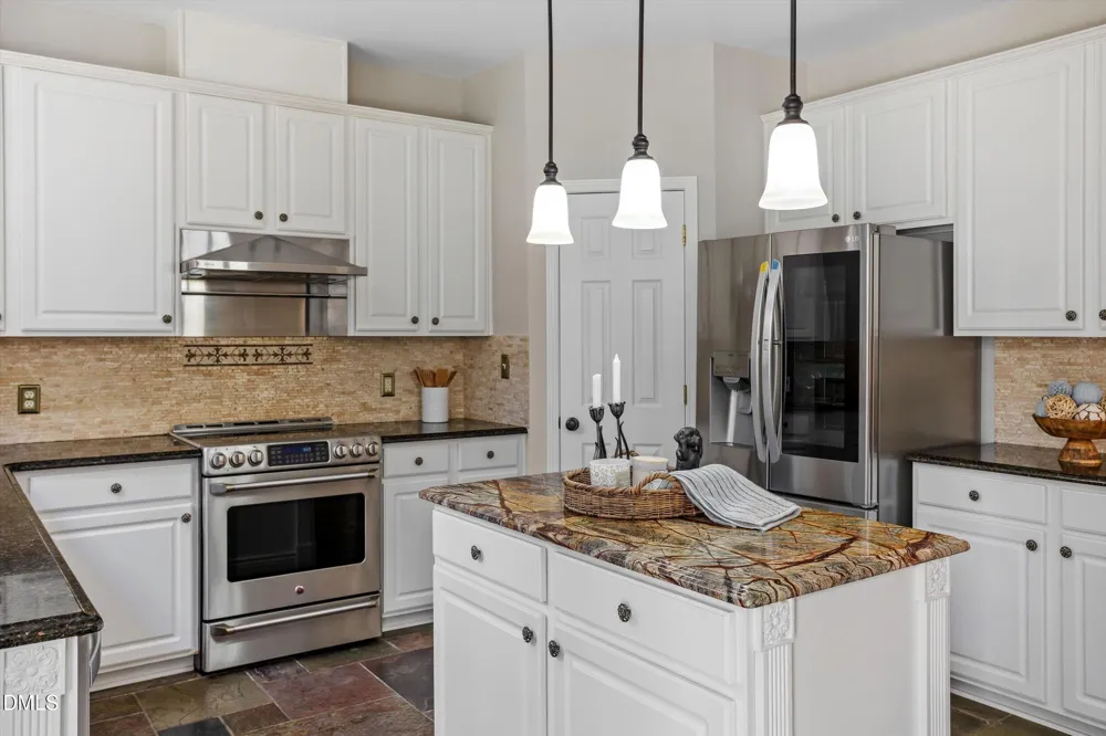 611 Sherwood Forest Place Cary, NC 27519